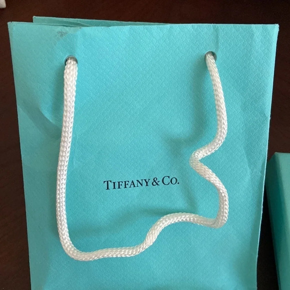 Tiffany & Co. packaging - Picture 2 of 6